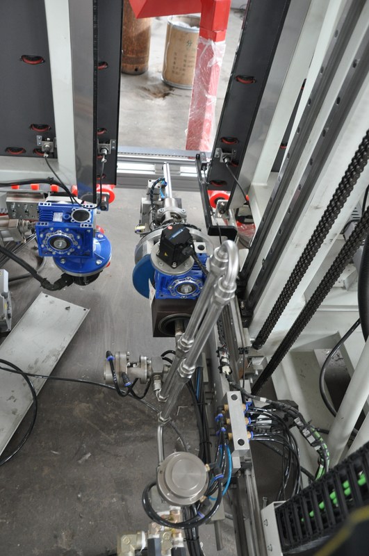 Max Glass Szie 2500 * 4500mm แนวตั้งเครื่องกระจกฉนวน / เครื่องแก้วคู่หุ่นยนต์ปิดผนึก