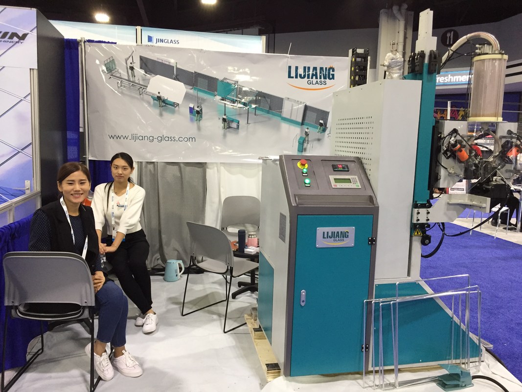 LJGZ2020 เครื่องบรรจุสารดูดความชื้นสามารถบรรลุการกระทำของรูเจาะโดยอัตโนมัติในตัวเว้นวรรค