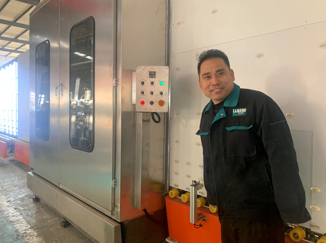 กระจกฉนวนแนวนอนสายการผลิตกระจกสองชั้นอัตโนมัติสำหรับกระจกสองชั้น