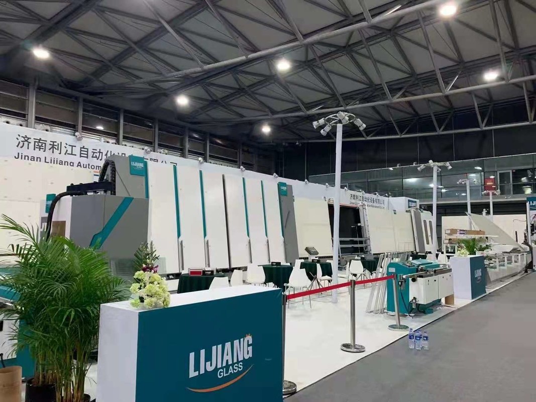 สายการผลิตกระจกฉนวนแนวตั้ง CNC สำหรับบานเกล็ดม่านความเร็วสูง